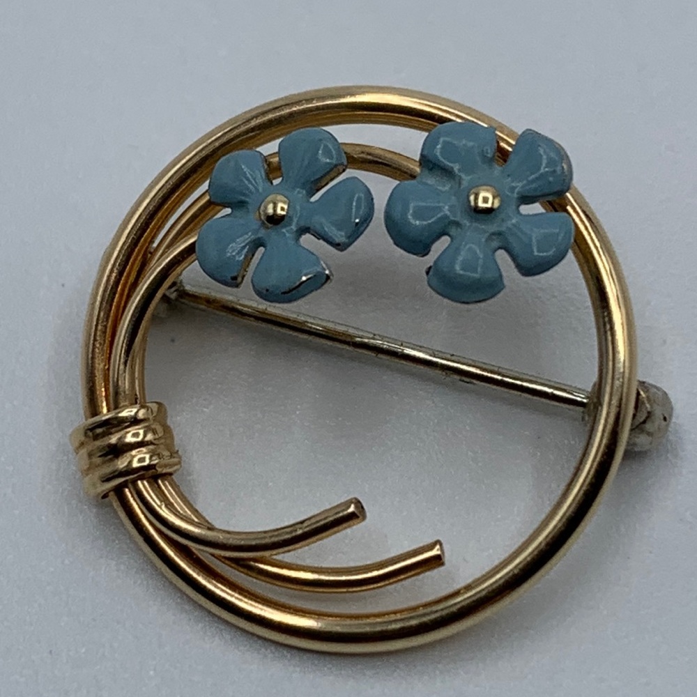 VTG Krementz Elegant Circle Design Brooch Forget-me-not flowers Signed
